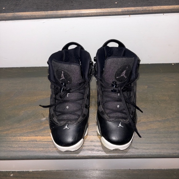 Air Jordan 6 Rings Sneakers - Picture 2 of 7